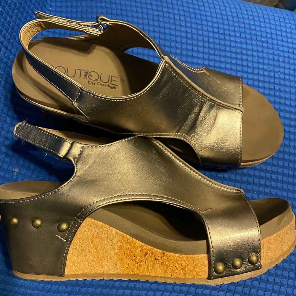 Bronze wedges